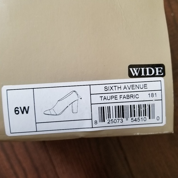 NEW A2 by Aerosoles 6th Avenue bootie taupe 6W - Picture 5 of 6